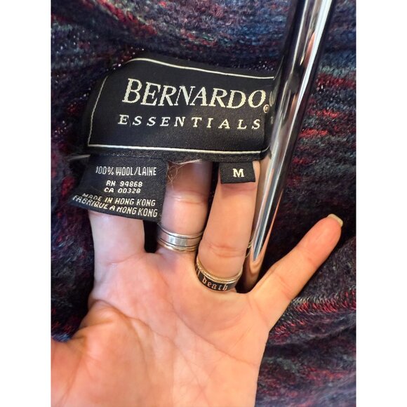 Vtg. Bernardo Essentials 100% Wool Button-Front Cardigan Jacket Woman Size M - Picture 4 of 6